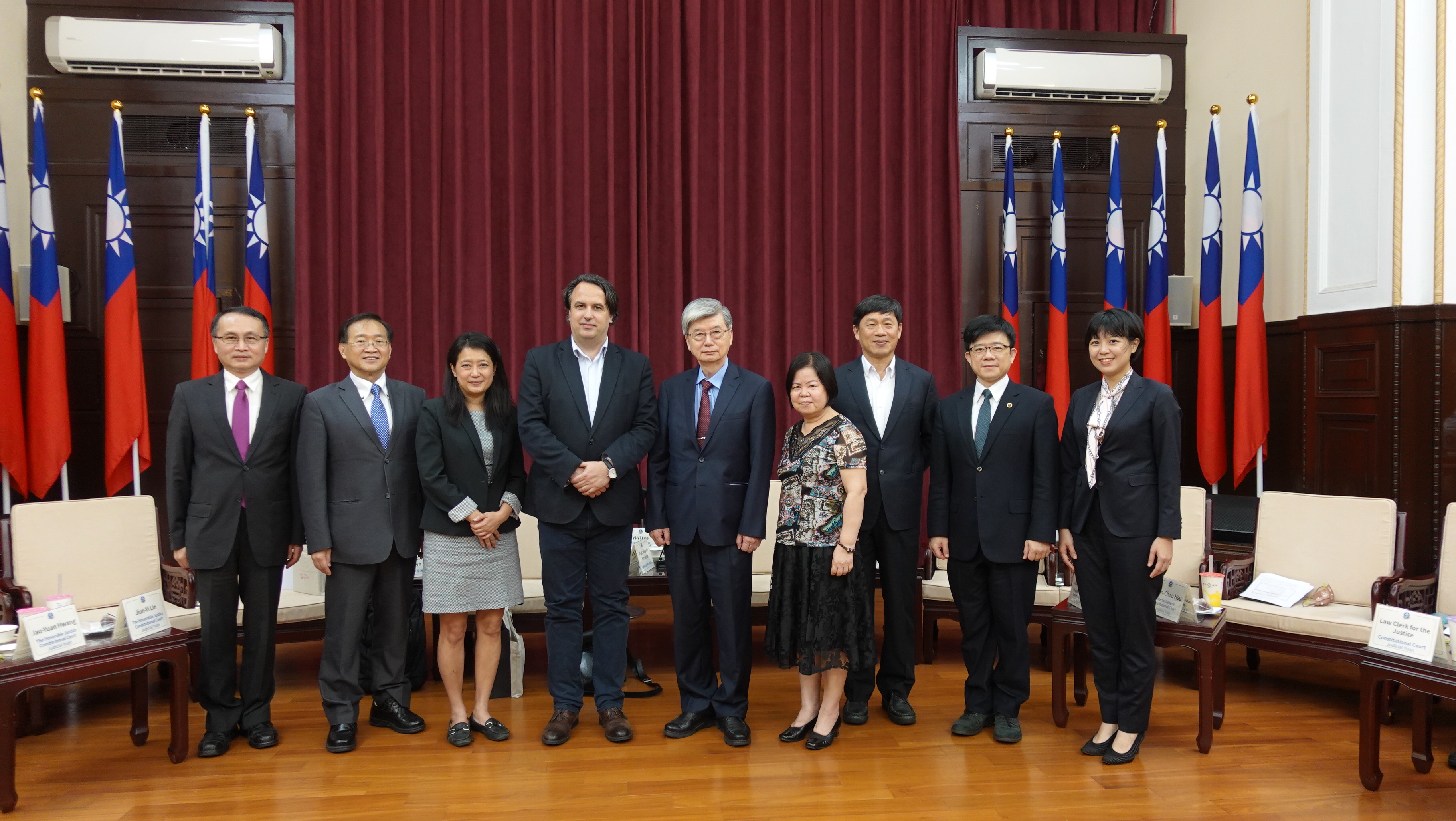 The visit of Dr. Valsamis Mitsilegas and Dr. Jaclyn L. Neo at the Judicial Yuan.